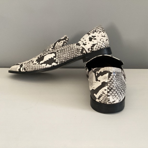 Zara Faux Snakeskin pattern black and white brogue Loafers women’s size 37 (6.5) - Picture 4 of 6